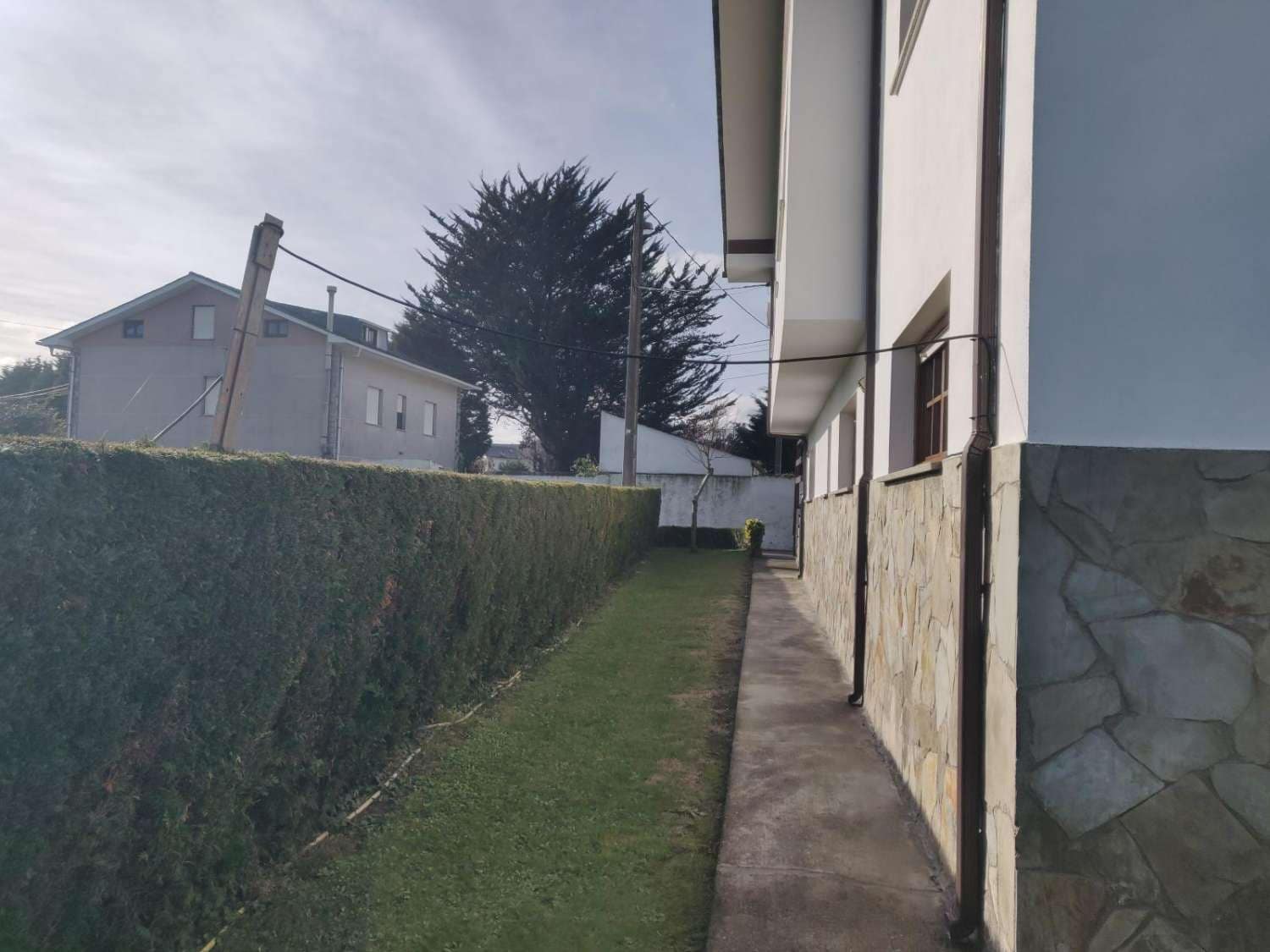 6 soveværelse Villa til salg i Coana med garage - € 500.000 (Ref: 8786013)