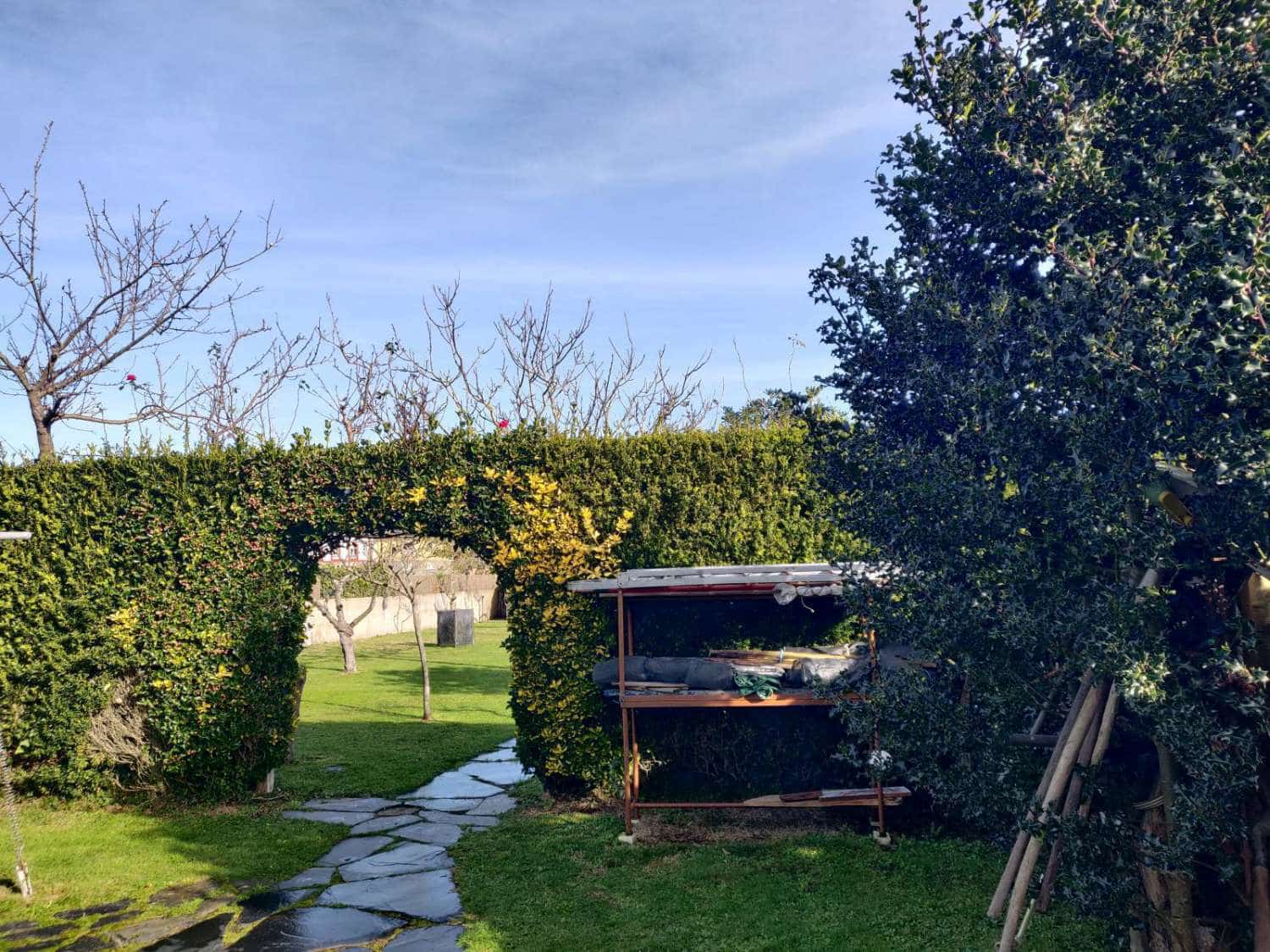 6 soveværelse Villa til salg i Coana med garage - € 500.000 (Ref: 8786013)