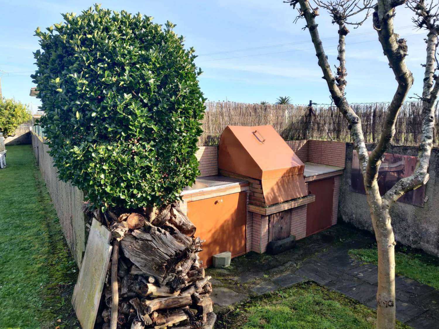 6 soveværelse Villa til salg i Coana med garage - € 500.000 (Ref: 8786013)