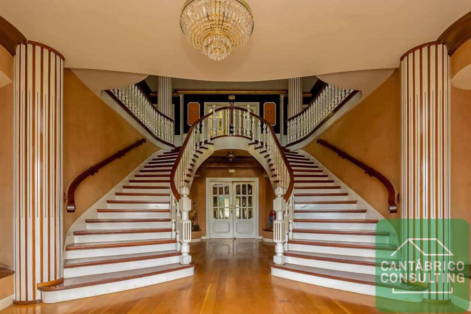 12 slaapkamer Villa te koop in Navia - € 900.000 (Ref: 8821553)