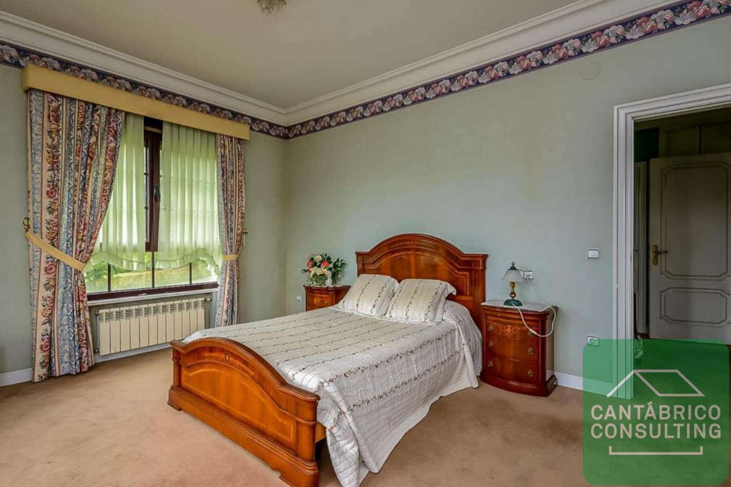 12 slaapkamer Villa te koop in Navia - € 900.000 (Ref: 8821553)