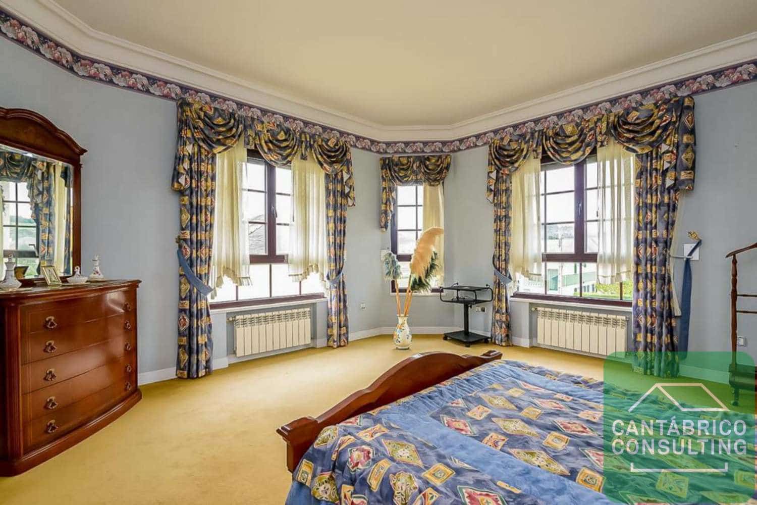 12 slaapkamer Villa te koop in Navia - € 900.000 (Ref: 8821553)