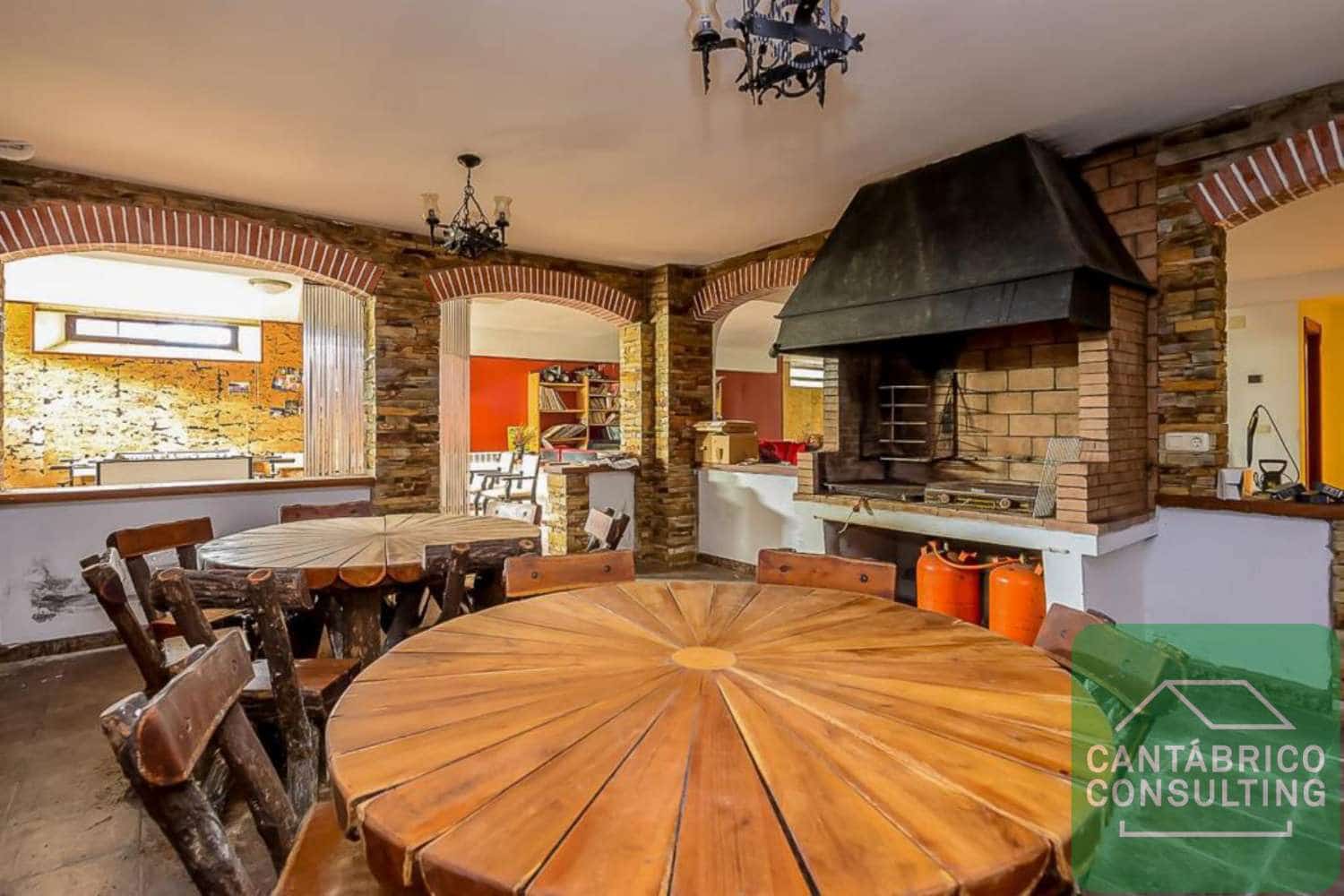 12 slaapkamer Villa te koop in Navia - € 900.000 (Ref: 8821553)