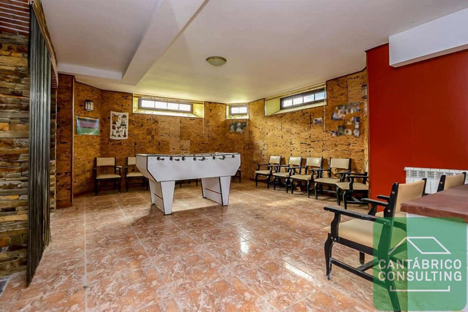 12 slaapkamer Villa te koop in Navia - € 900.000 (Ref: 8821553)