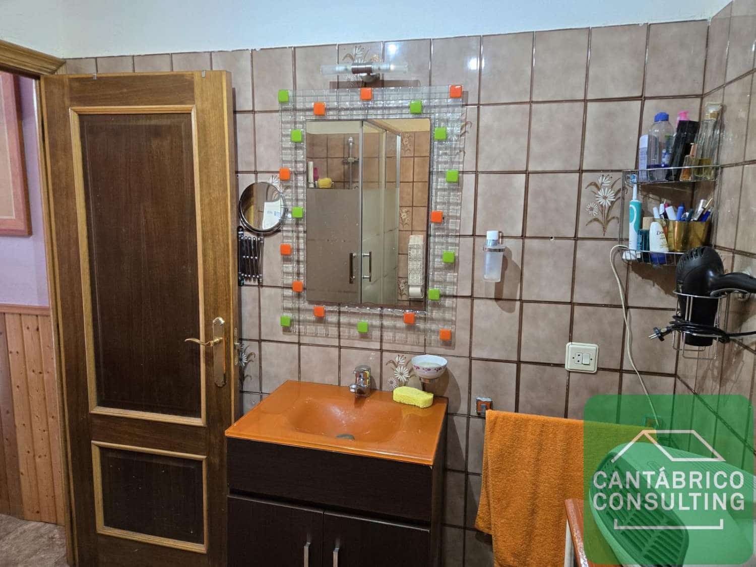 5 soveværelse Byhus til salg i Navia - € 276.000 (Ref: 8836319)