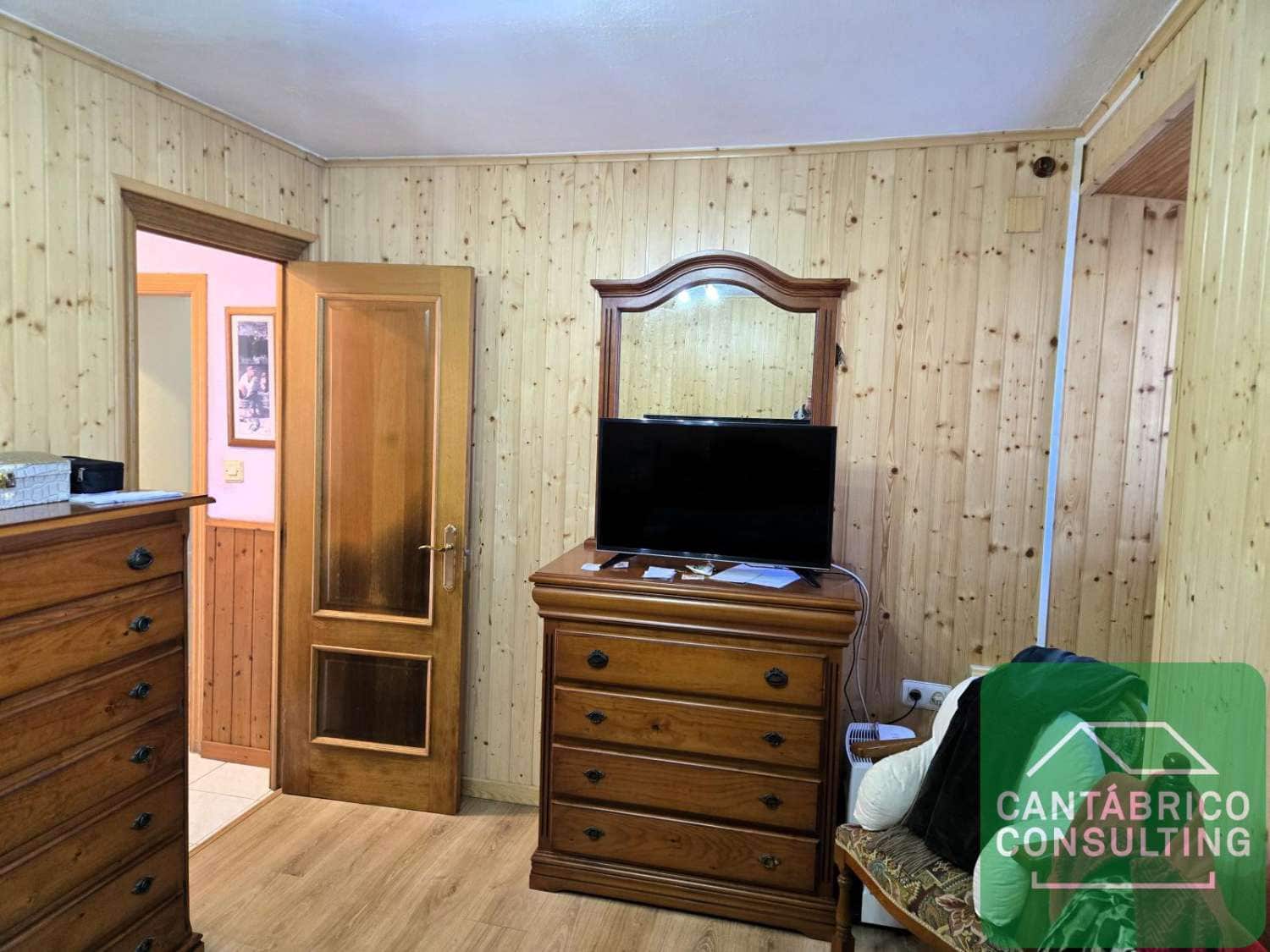 5 soveværelse Byhus til salg i Navia - € 276.000 (Ref: 8836319)