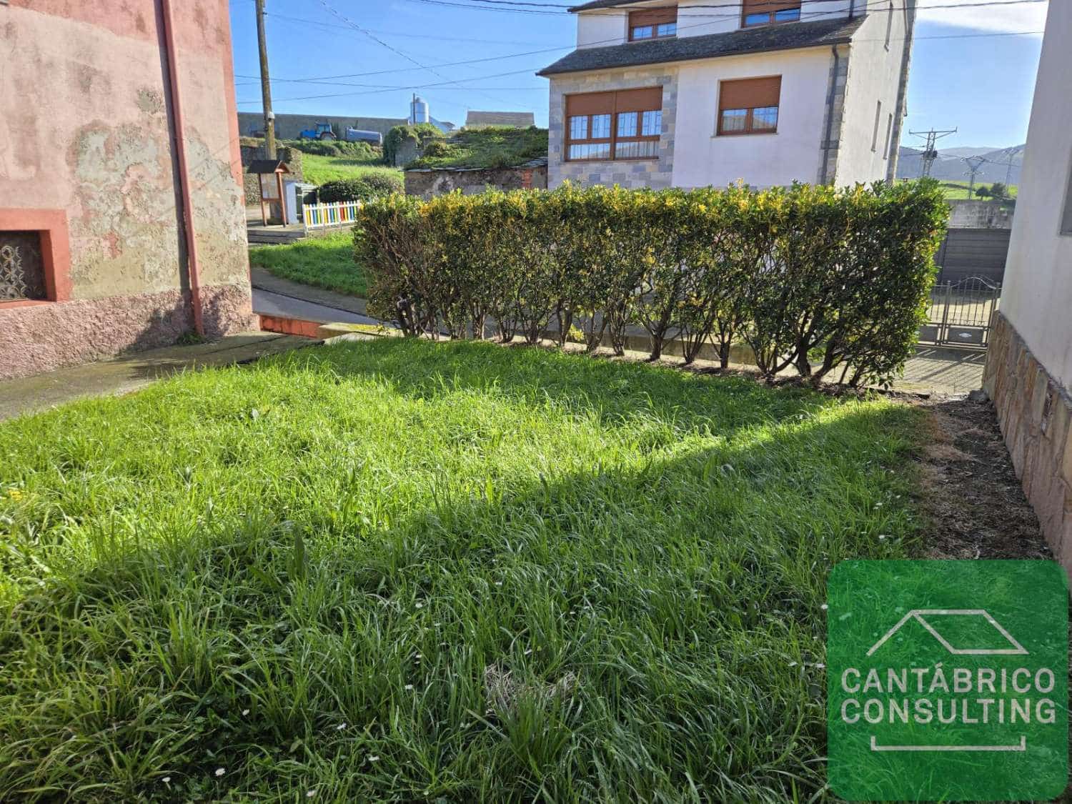 5 soveværelse Byhus til salg i Navia - € 276.000 (Ref: 8836319)