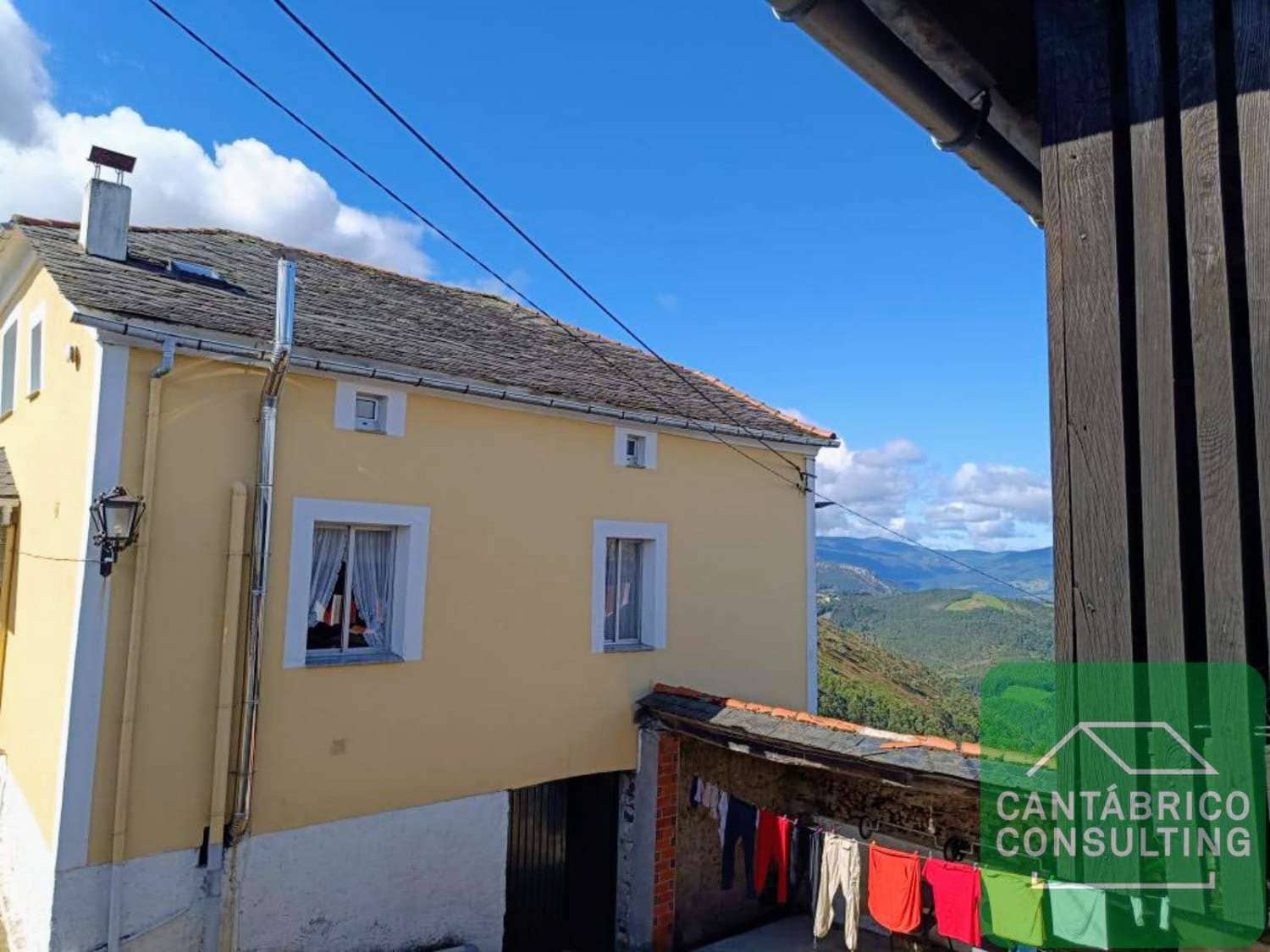 4 soveværelse Byhus til salg i Villayon med garage - € 235.000 (Ref: 8856760)