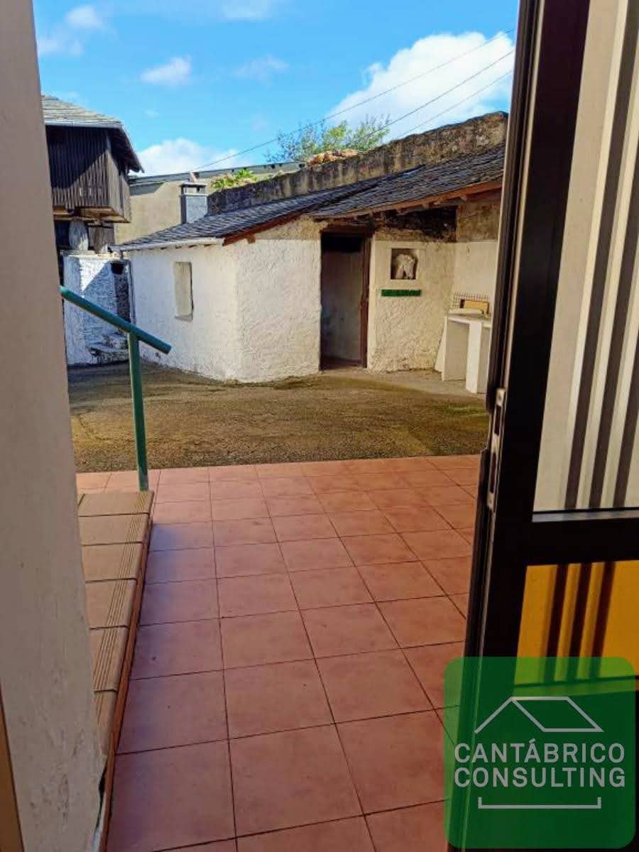 4 soveværelse Byhus til salg i Villayon med garage - € 235.000 (Ref: 8856760)