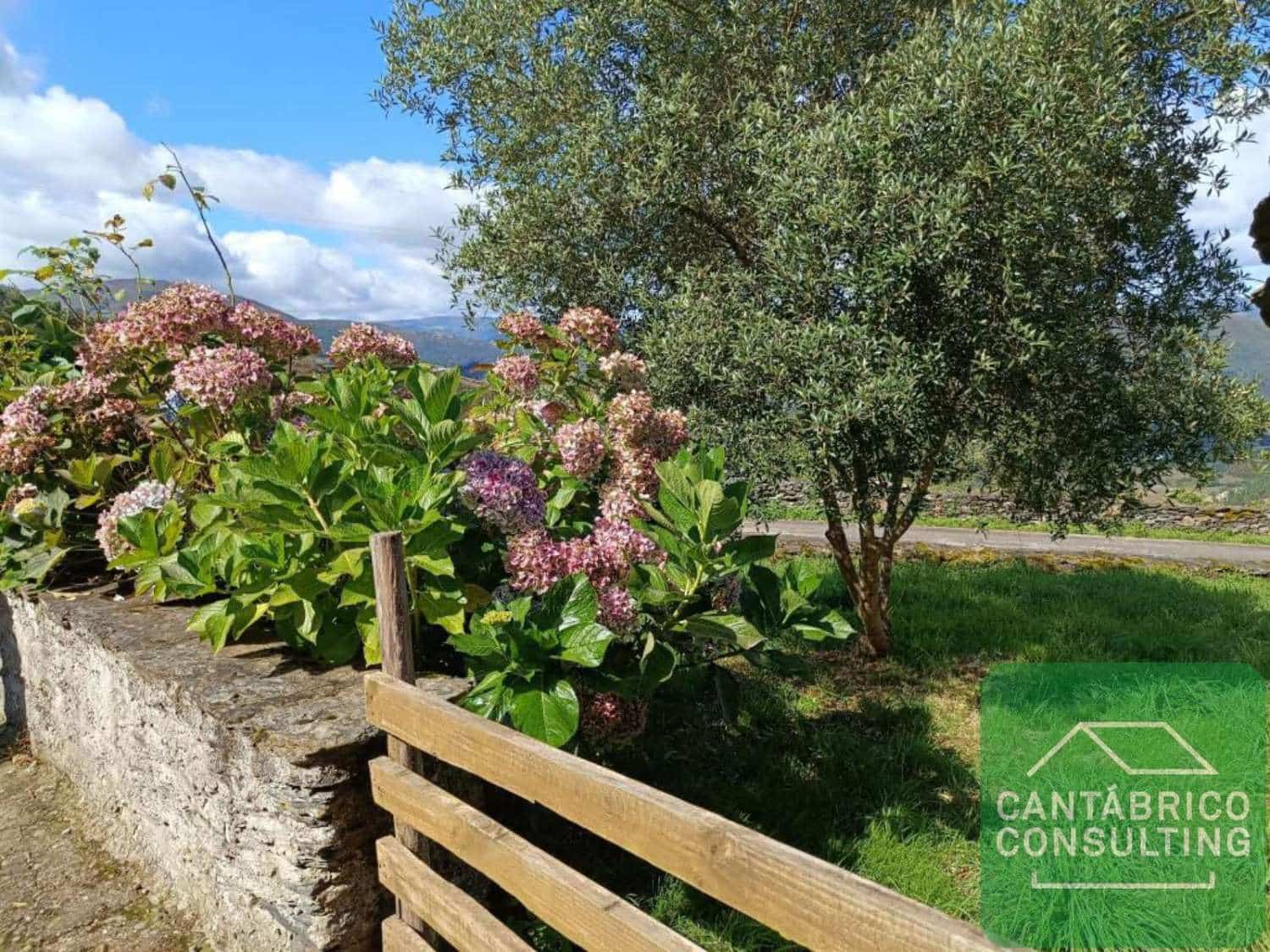 4 soveværelse Byhus til salg i Villayon med garage - € 235.000 (Ref: 8856760)