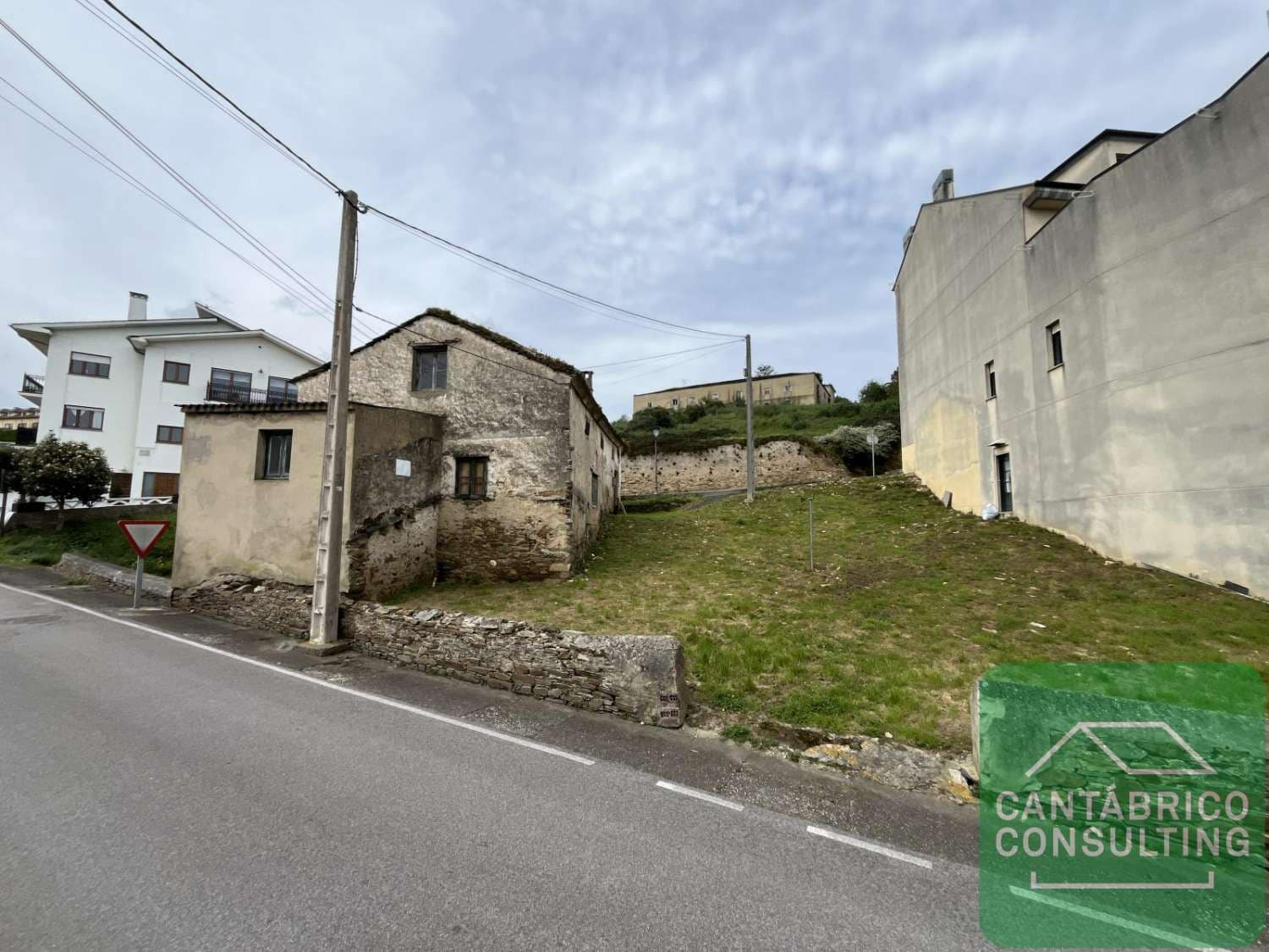 3 soveværelse Byhus til salg i Castropol med garage - € 160.000 (Ref: 8956869)