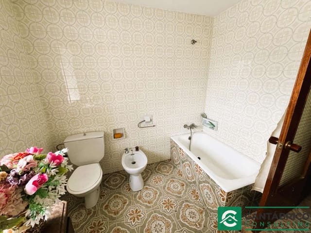 Casa de 3 habitaciones en Castropol en venta con garaje - 180.000 € (Ref: 8956869)