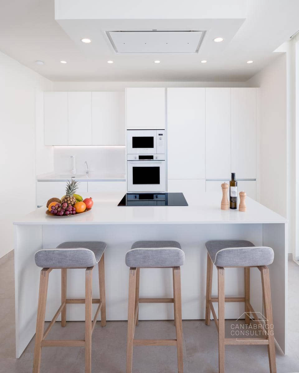 Villa til salgs i Costa Adeje med svømmebasseng - € 2 200 000 (Ref: 9003066)