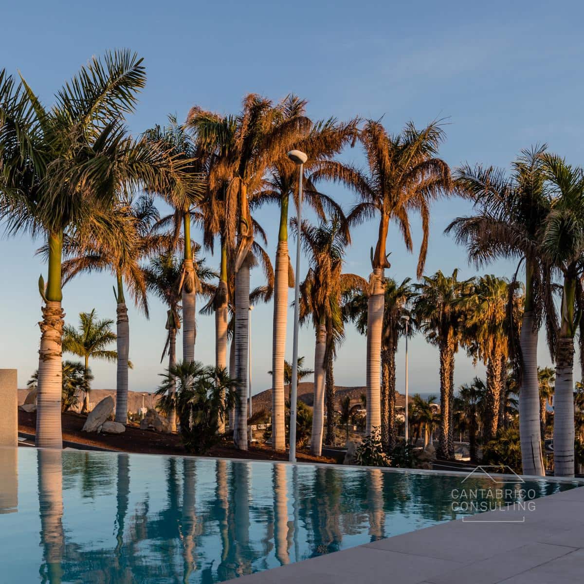 Villa til salgs i Costa Adeje med svømmebasseng - € 2 200 000 (Ref: 9003066)