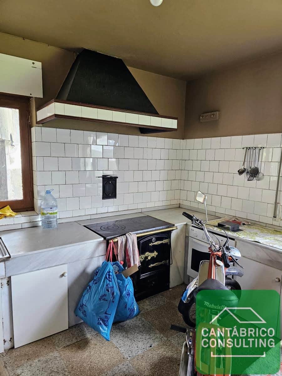 7 soveværelse Byhus til salg i Navia - € 202.000 (Ref: 9008897)