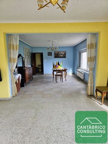 7 bedroom Townhouse for sale in Navia - € 202,000 (Ref: 9008897)