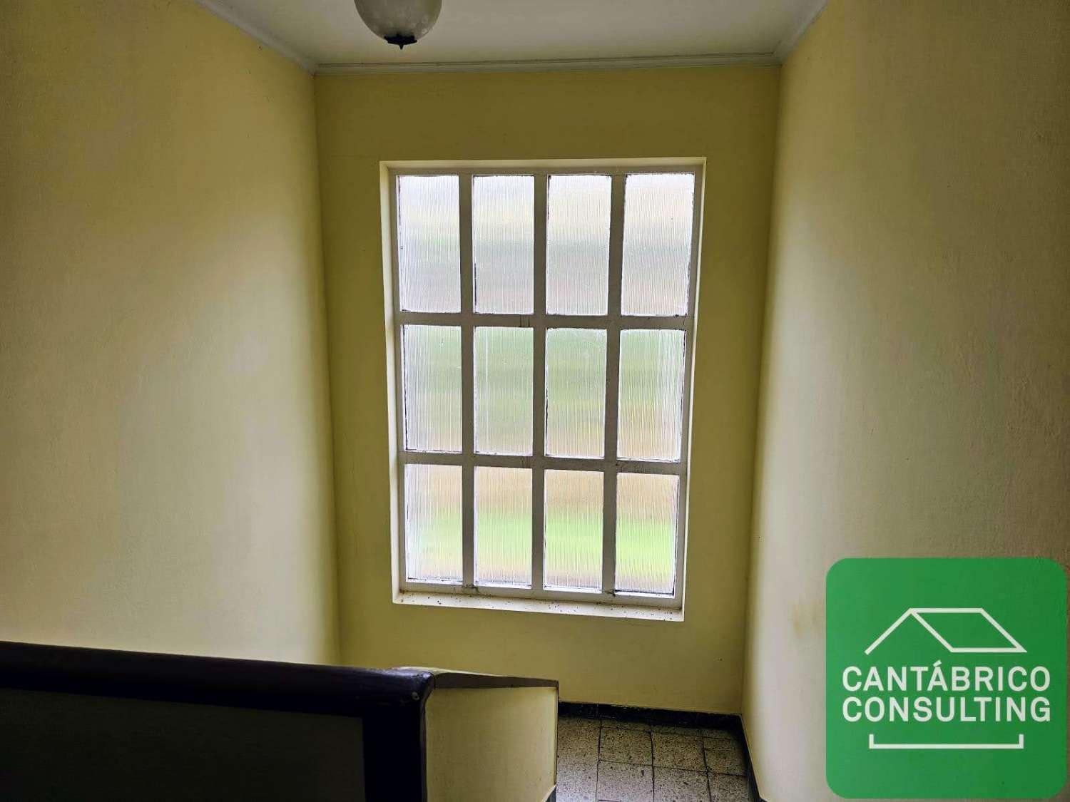 7 soveværelse Byhus til salg i Navia - € 202.000 (Ref: 9008897)