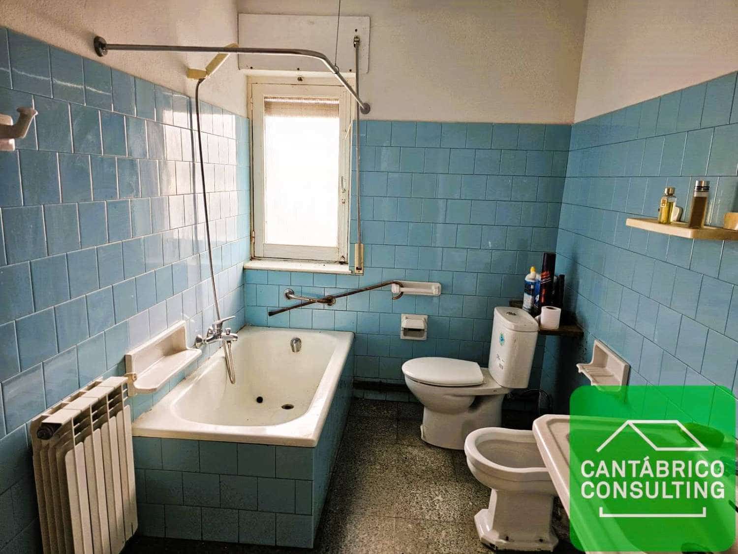 7 soveværelse Byhus til salg i Navia - € 202.000 (Ref: 9008897)