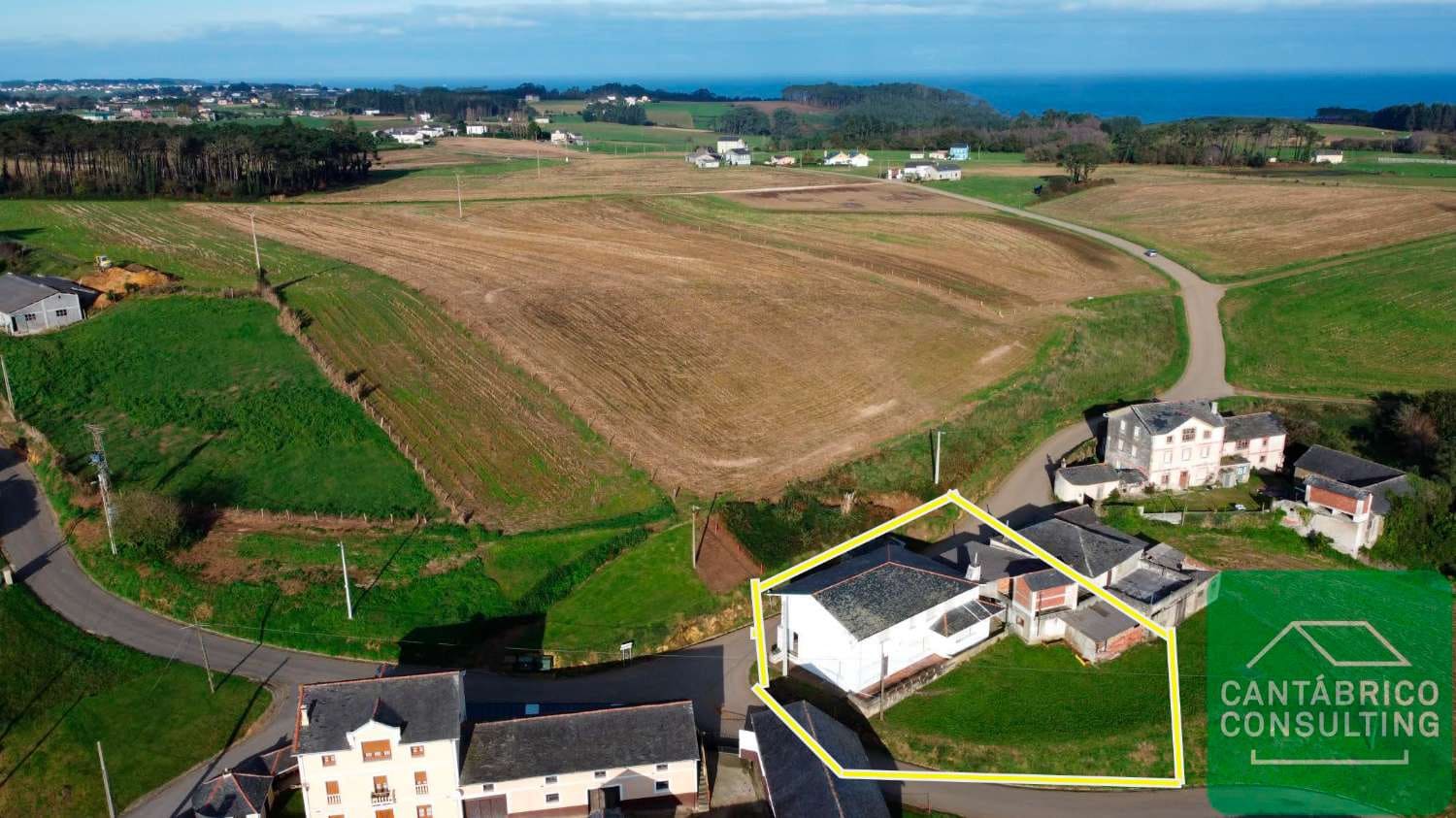 7 soveværelse Byhus til salg i Navia - € 202.000 (Ref: 9008897)