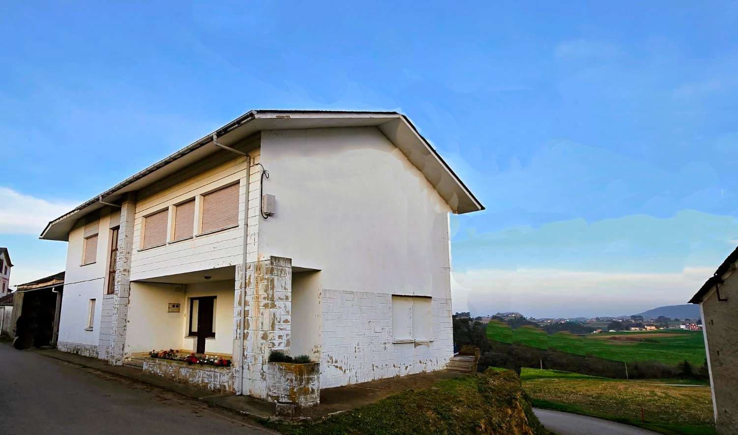 7 soveværelse Byhus til salg i Navia - € 202.000 (Ref: 9008897)