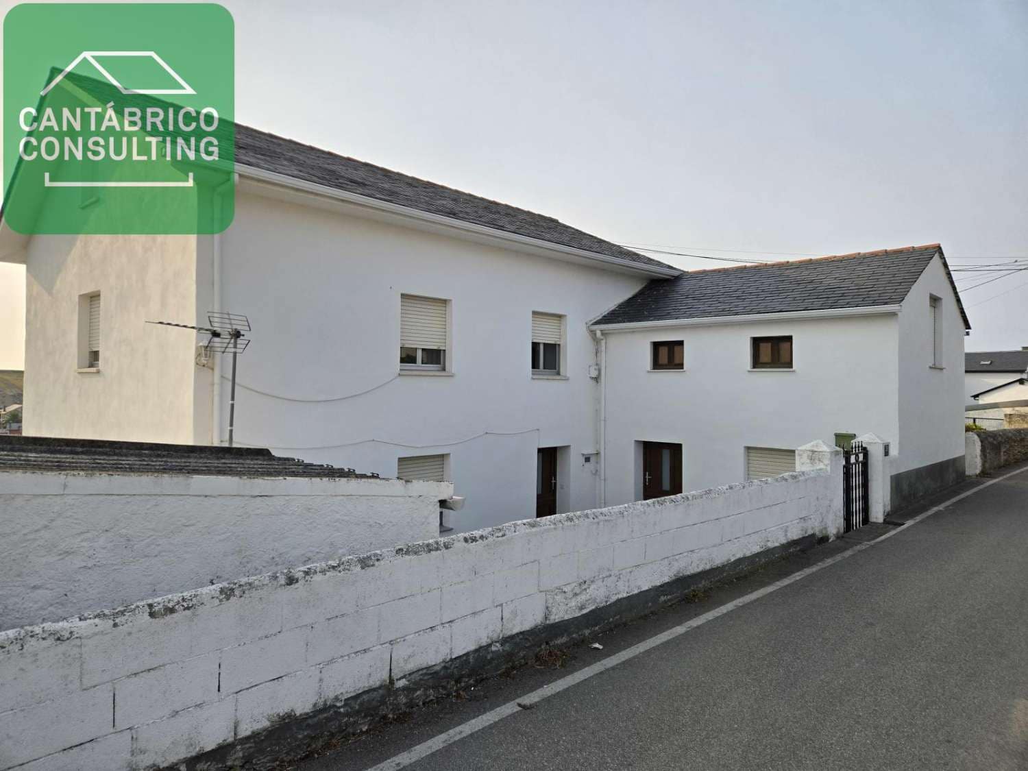 4 soveværelse Byhus til salg i Coana - € 295.000 (Ref: 9142639)