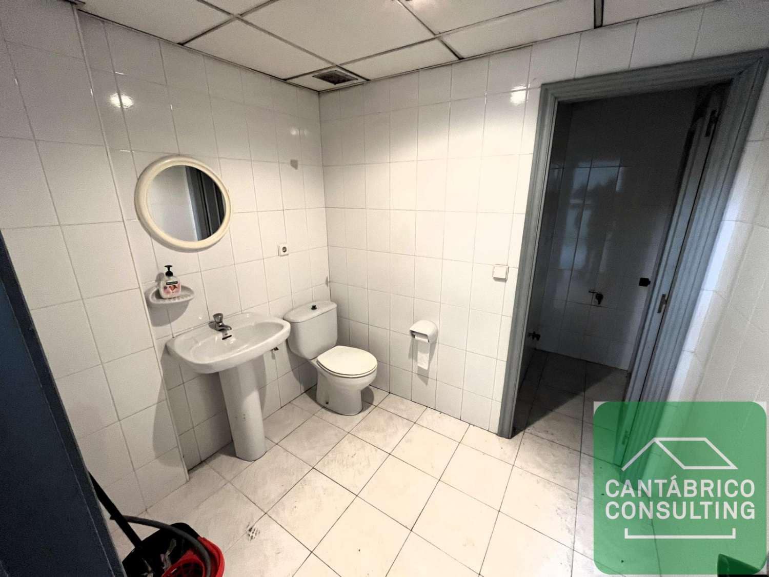 Erhverv til salg i Navia - € 200.000 (Ref: 9159269)