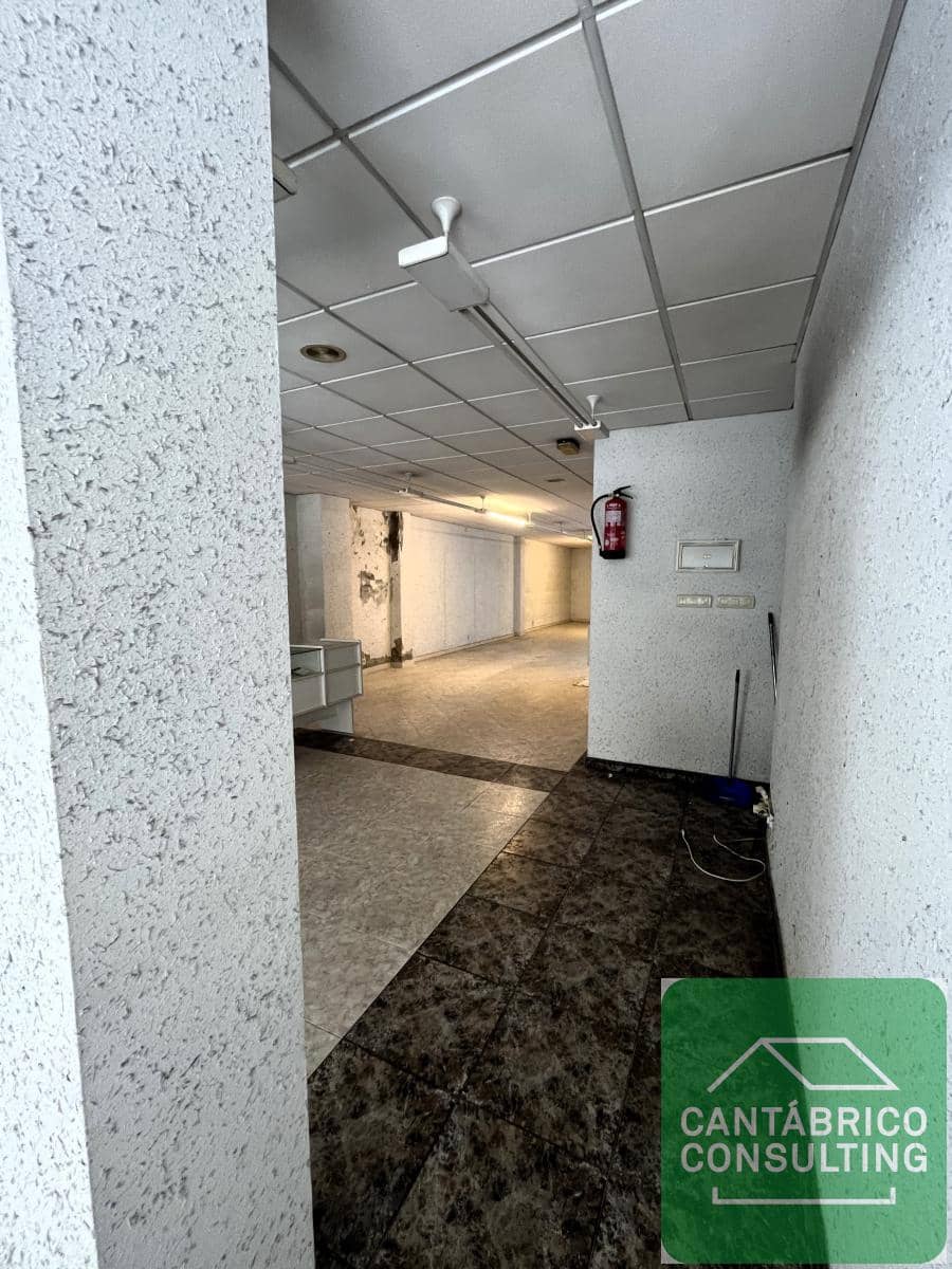 Erhverv til salg i Navia - € 200.000 (Ref: 9159269)