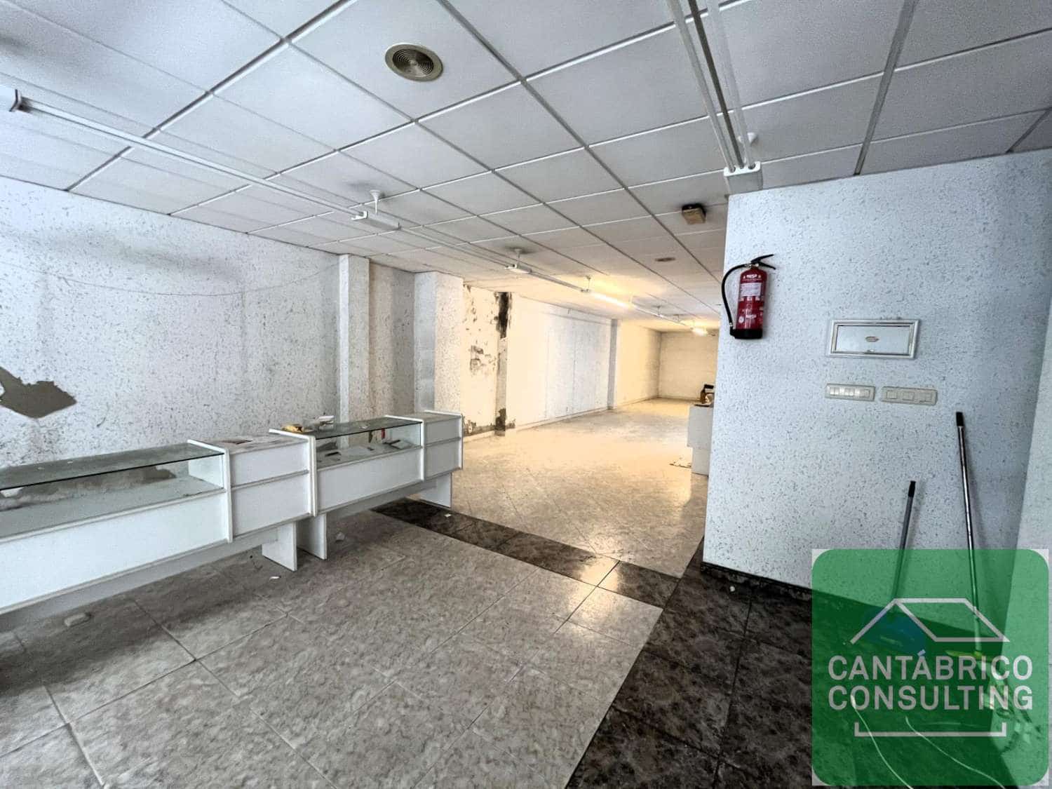 Erhverv til salg i Navia - € 200.000 (Ref: 9159269)