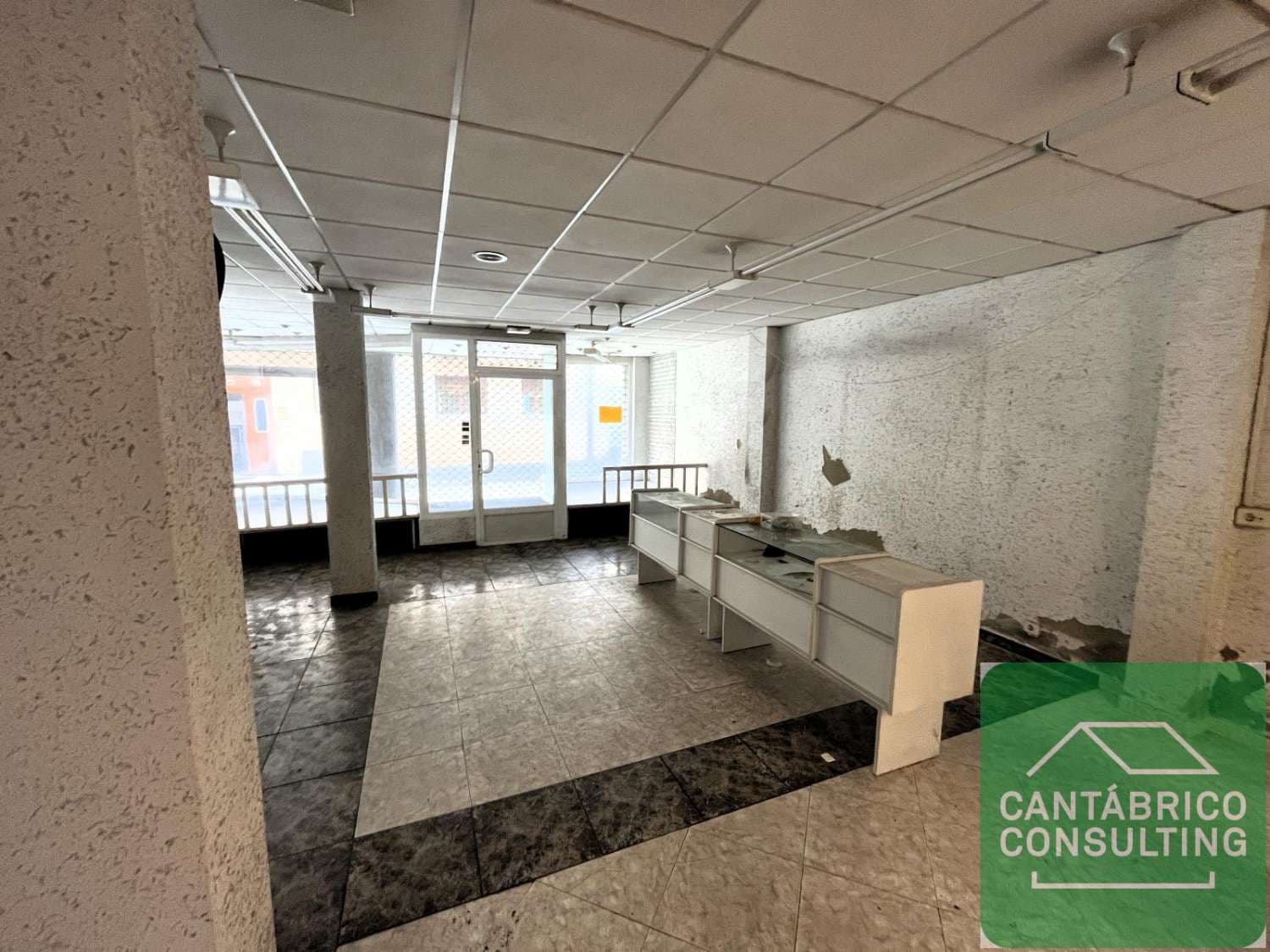 Erhverv til salg i Navia - € 200.000 (Ref: 9159269)