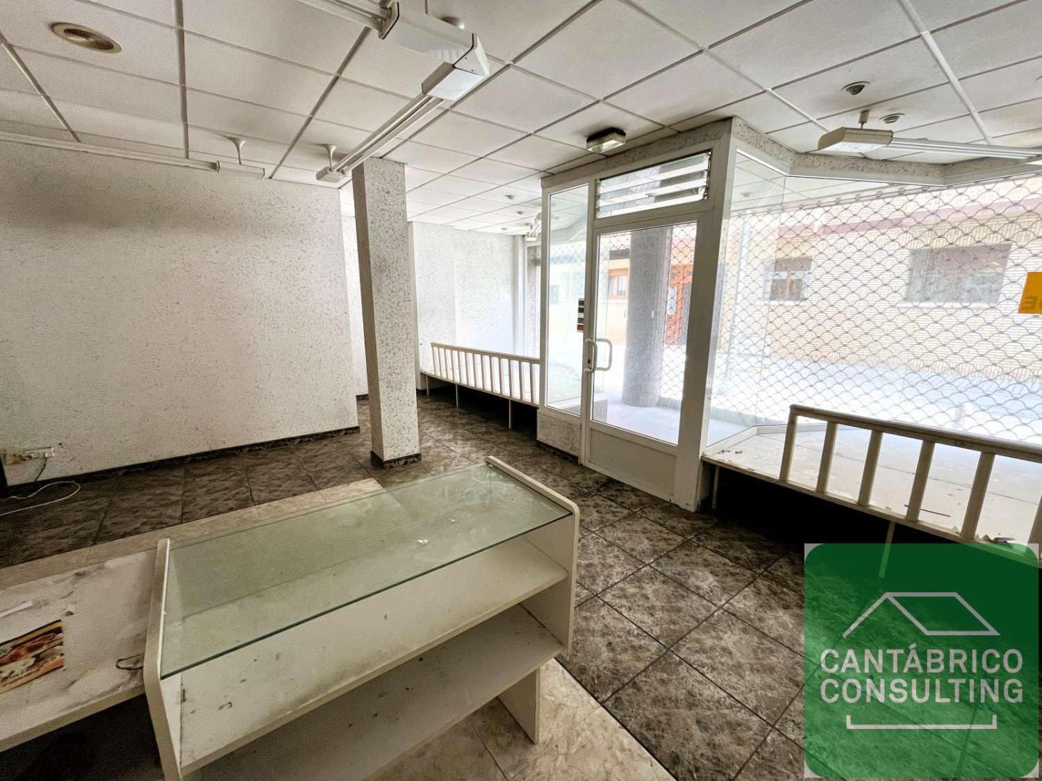 Erhverv til salg i Navia - € 200.000 (Ref: 9159269)