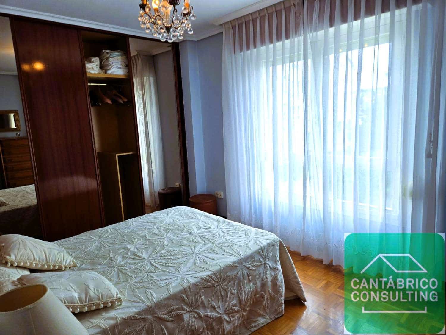 4 soveværelse Lejlighed til salg i Navia med garage - € 245.000 (Ref: 9232349)