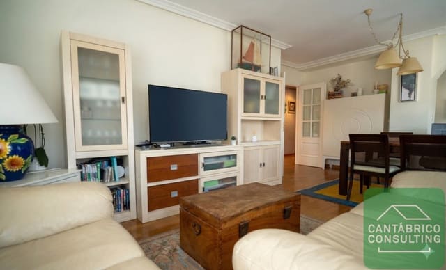 4 slaapkamer Flat te koop in Navia - € 320.000 (Ref: 9272109)