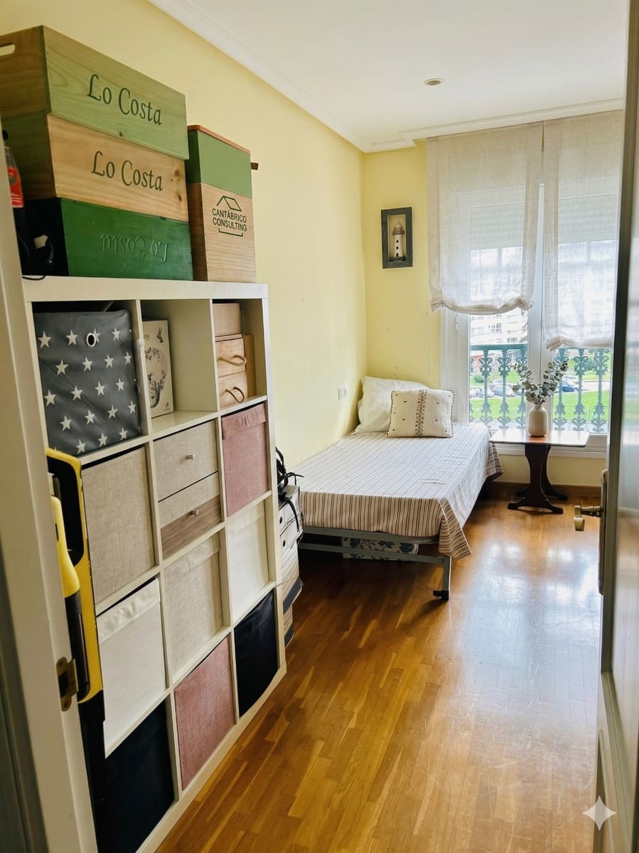 4 soveværelse Lejlighed til salg i Navia - € 320.000 (Ref: 9272109)