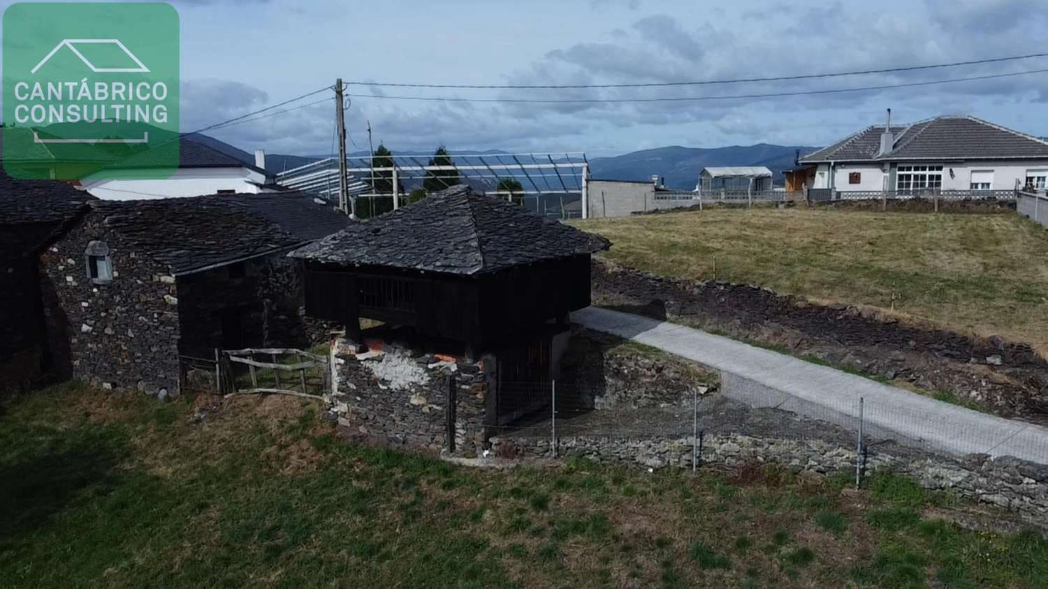 1 soverom Hus til salgs i Villayon med garasje - € 42 000 (Ref: 9358891)