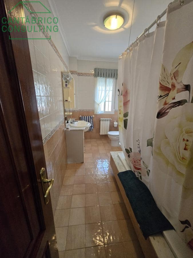 5 makuuhuone Huvila myytävänä paikassa Barreiros mukana 
autotalli - 480 000 € (Ref: 9376647)