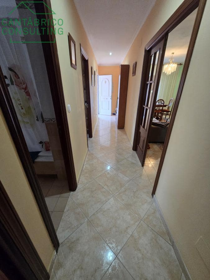 5 makuuhuone Huvila myytävänä paikassa Barreiros mukana 
autotalli - 480 000 € (Ref: 9376647)