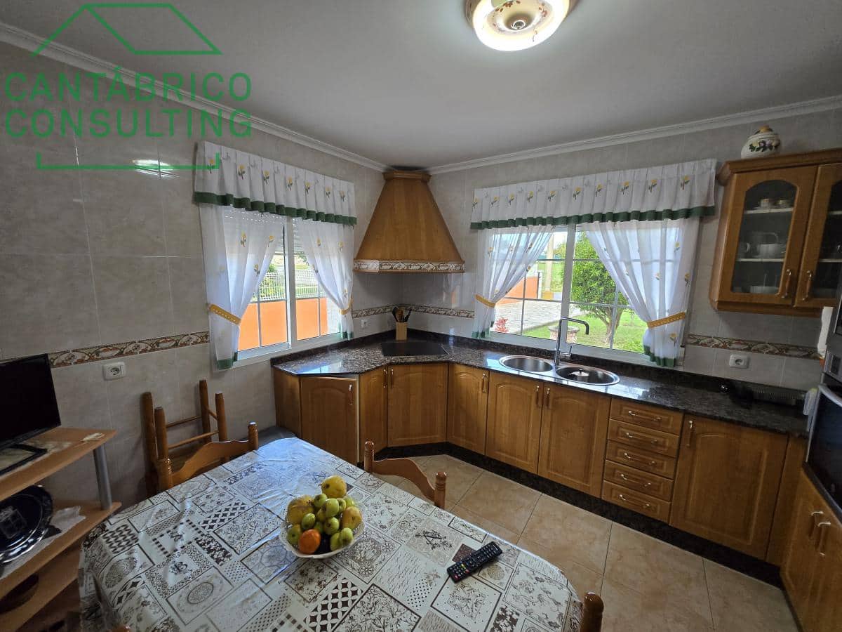 5 makuuhuone Huvila myytävänä paikassa Barreiros mukana 
autotalli - 480 000 € (Ref: 9376647)