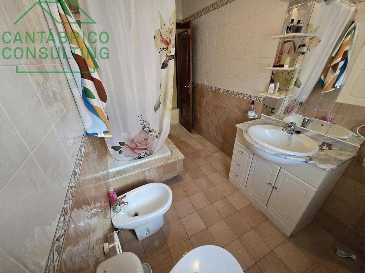 5 makuuhuone Huvila myytävänä paikassa Barreiros mukana 
autotalli - 480 000 € (Ref: 9376647)