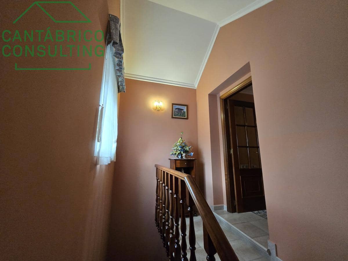 5 makuuhuone Huvila myytävänä paikassa Barreiros mukana 
autotalli - 480 000 € (Ref: 9376647)