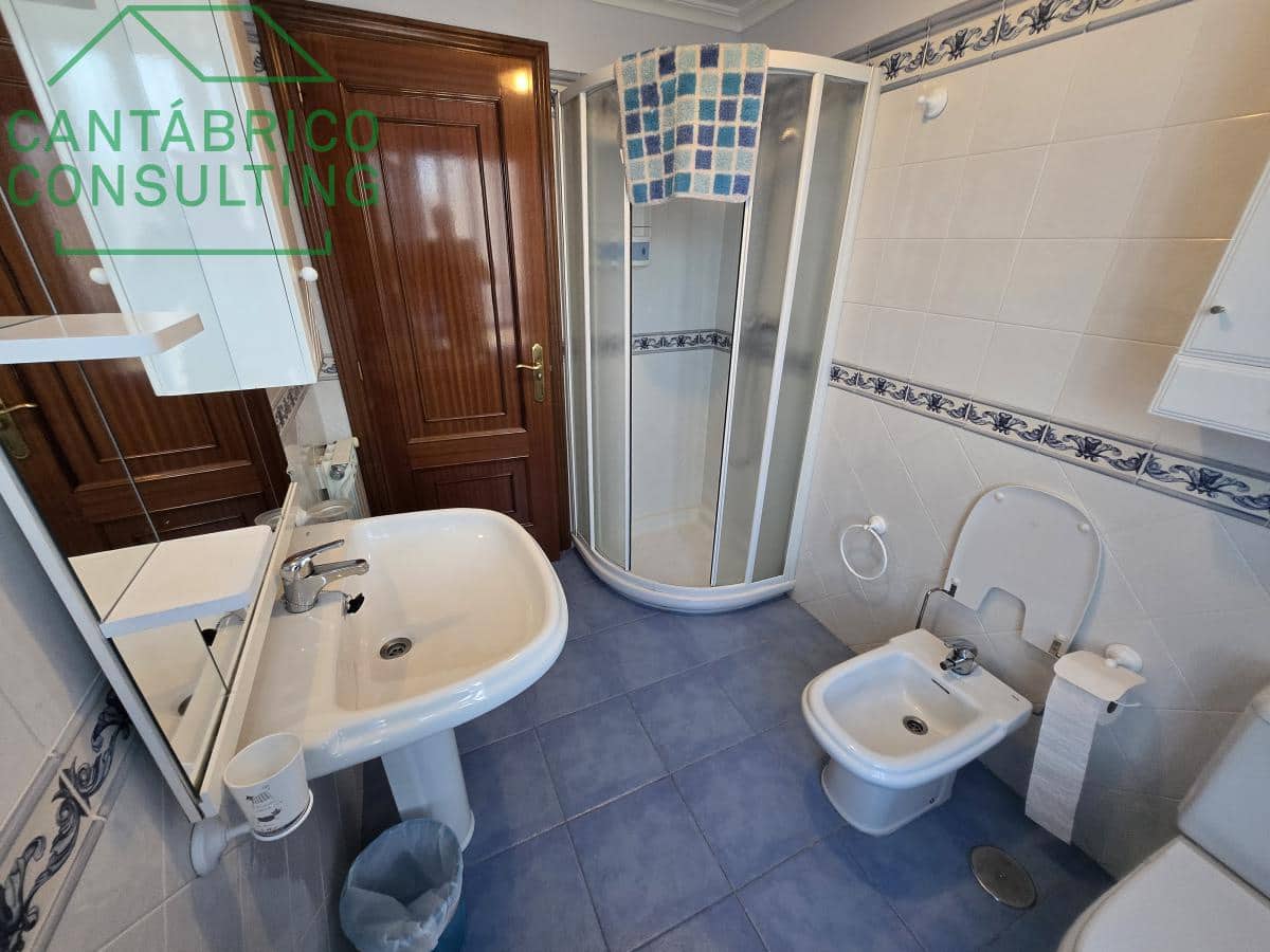 5 makuuhuone Huvila myytävänä paikassa Barreiros mukana 
autotalli - 480 000 € (Ref: 9376647)