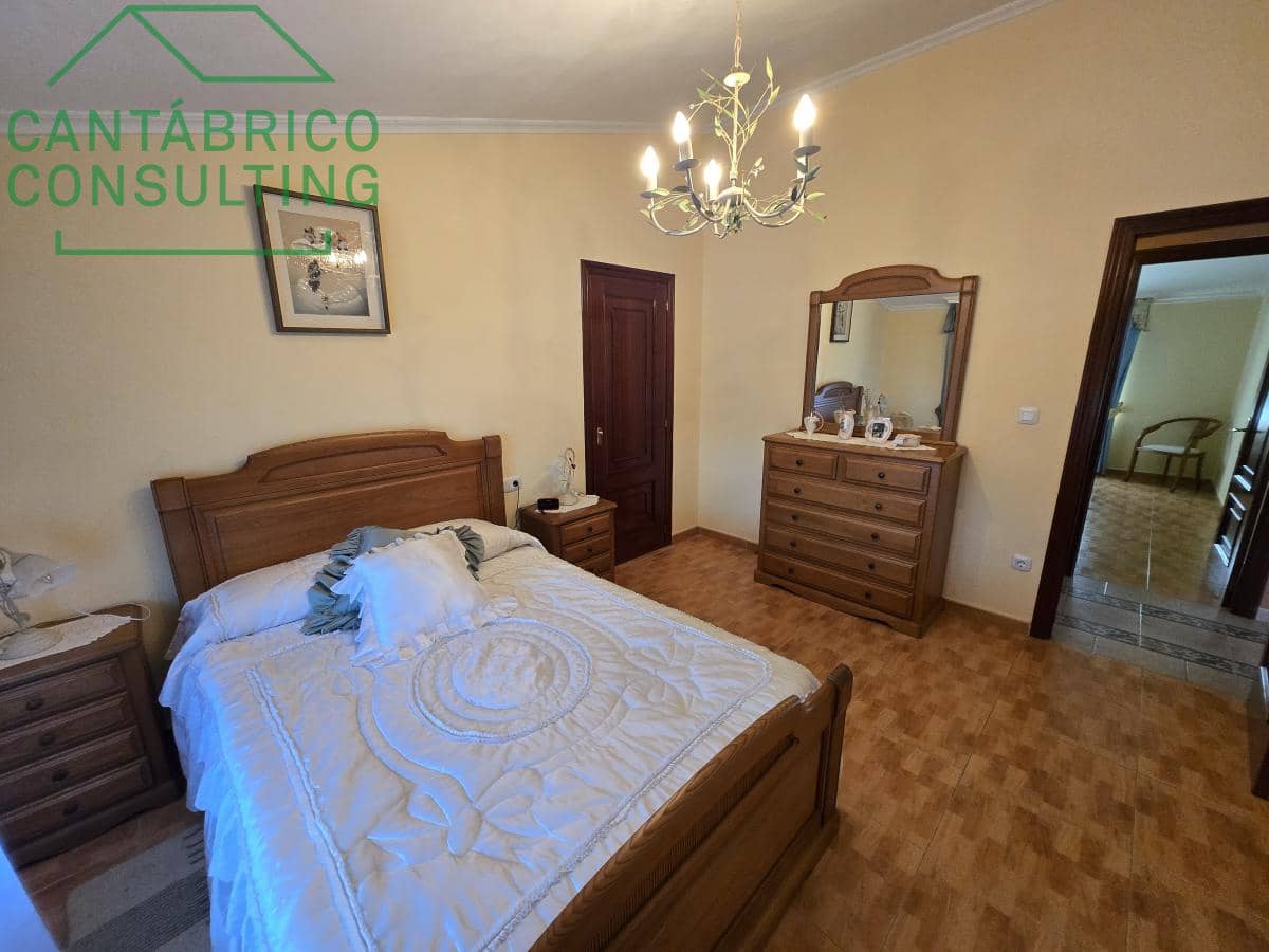 5 makuuhuone Huvila myytävänä paikassa Barreiros mukana 
autotalli - 480 000 € (Ref: 9376647)