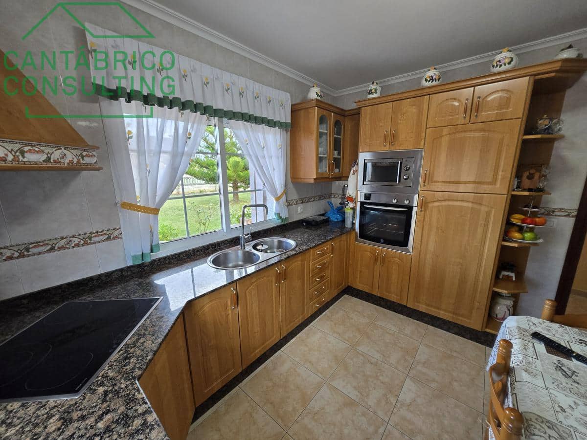 5 makuuhuone Huvila myytävänä paikassa Barreiros mukana 
autotalli - 480 000 € (Ref: 9376647)