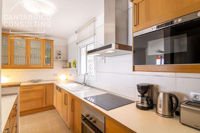 2 sypialnia Penthouse na sprzedaż w Arona z garażem - 1 100 000 € (Ref: 9451812)