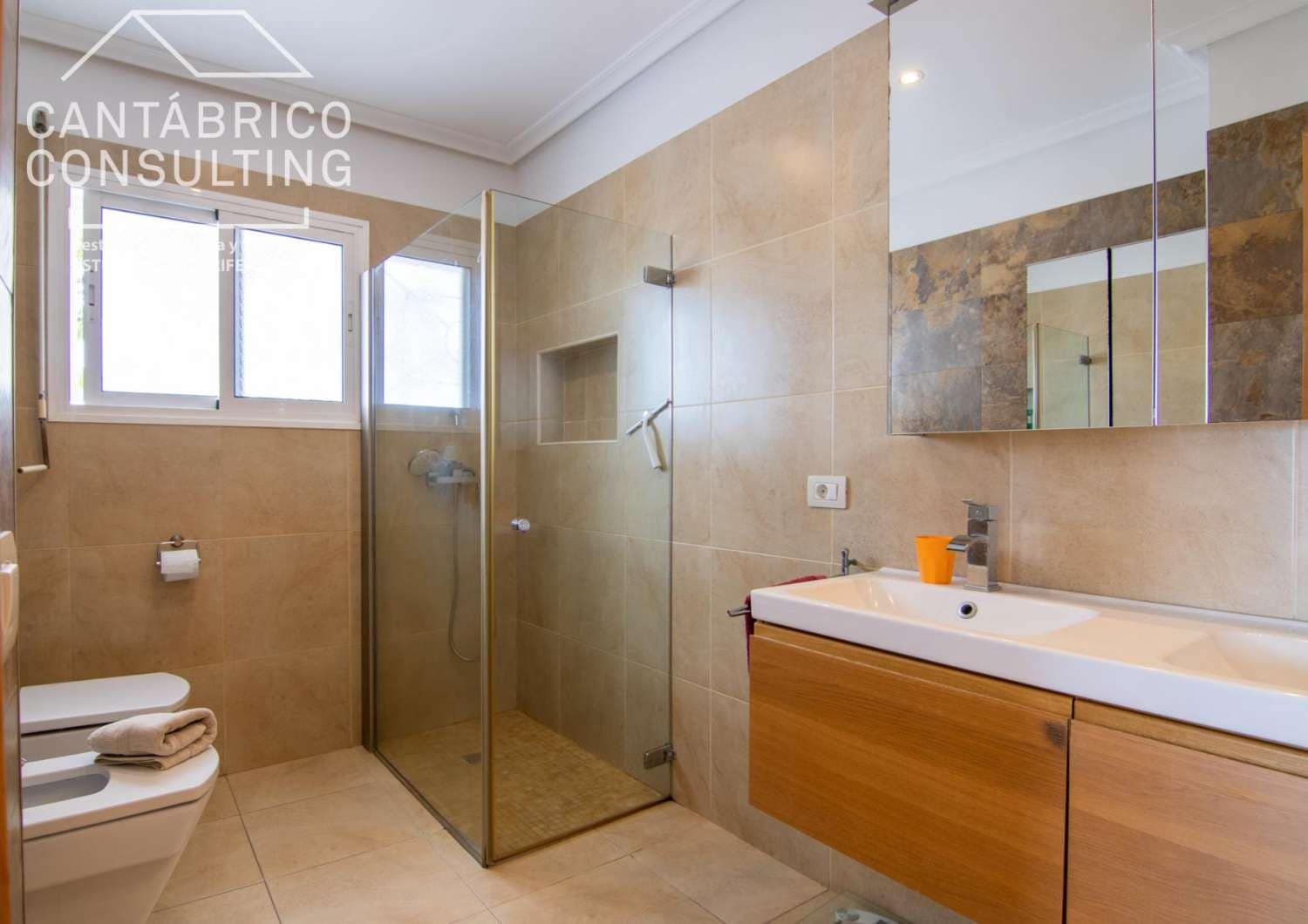 2 sypialnia Penthouse na sprzedaż w Arona z garażem - 1 100 000 € (Ref: 9451812)