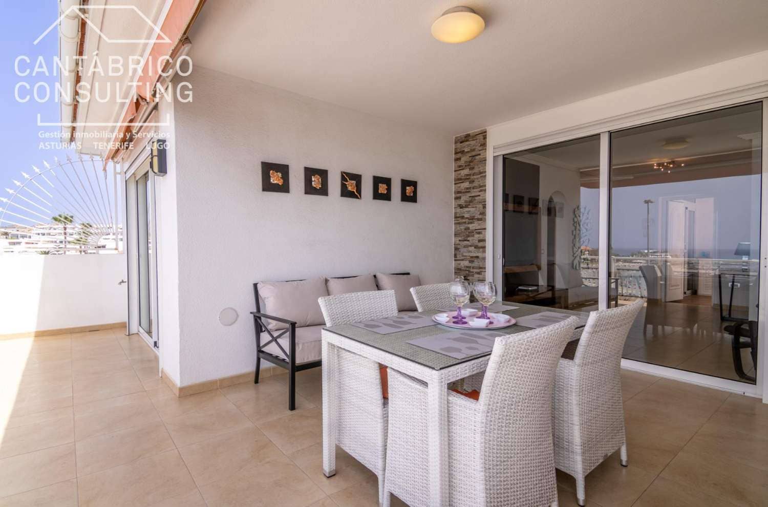 2 sypialnia Penthouse na sprzedaż w Arona z garażem - 1 100 000 € (Ref: 9451812)