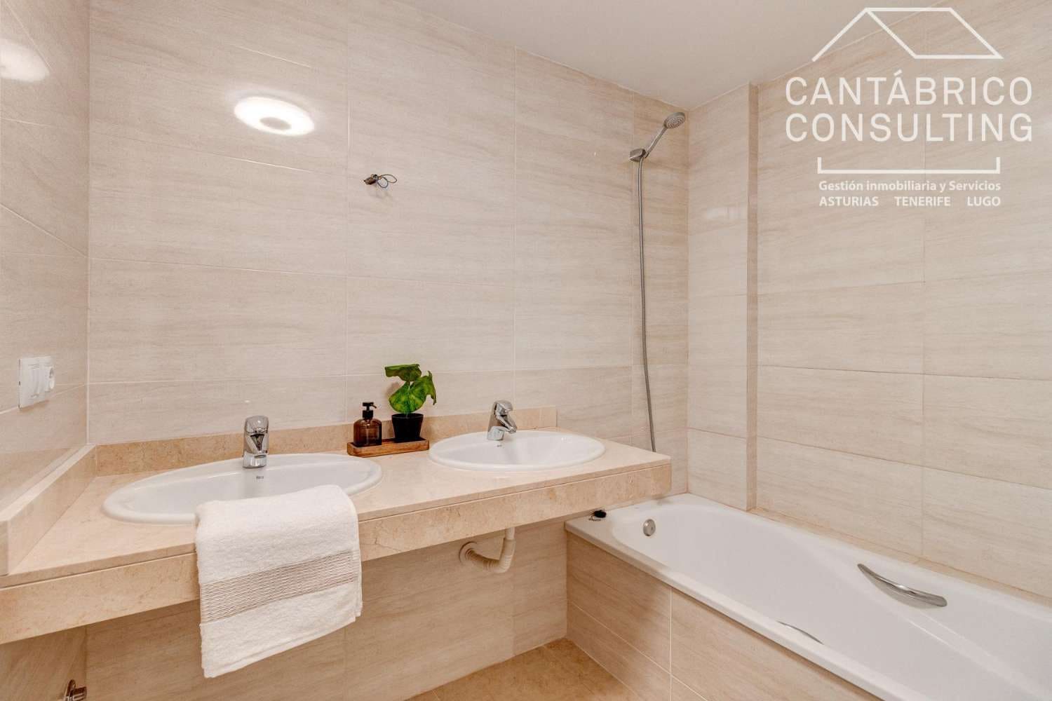 3 camera da letto Villetta a Schiera in vendita in Puerto Santiago con piscina garage - 550.000 € (Rif: 9455912)