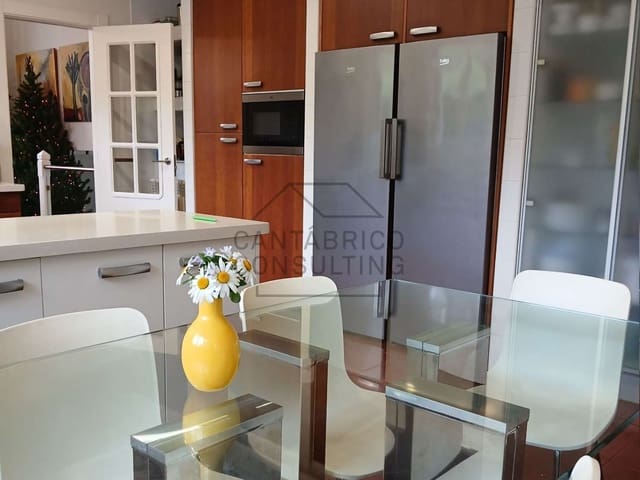 7 bedroom Villa for sale in Navia - € 1,000,000 (Ref: 9474684)