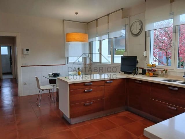 7 bedroom Villa for sale in Navia - € 1,000,000 (Ref: 9474684)