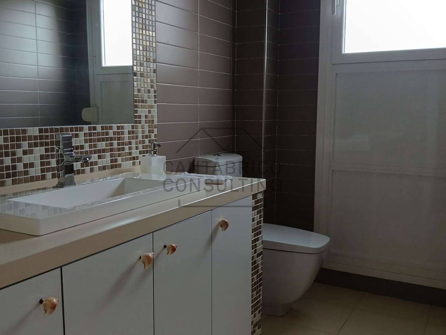 7 makuuhuone Huvila myytävänä paikassa Navia - 1 000 000 € (Ref: 9474684)