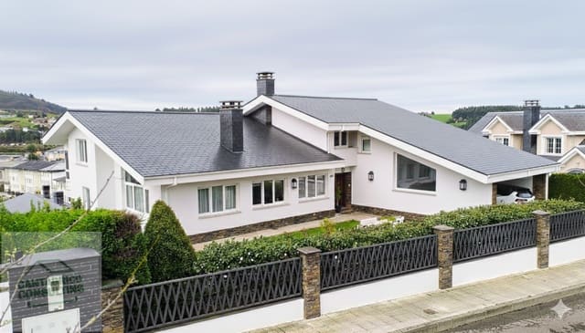 Chalet de 7 habitaciones en Navia en venta - 1.000.000 € (Ref: 9474684)